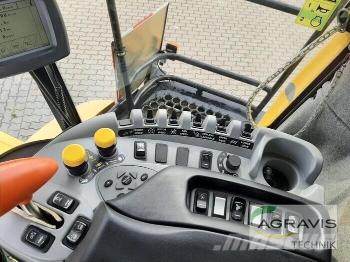 New Holland CR 960 联合收割机