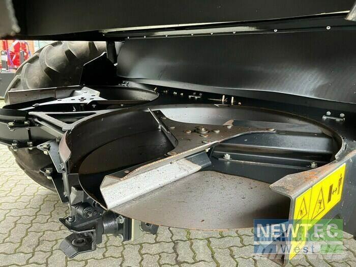 New Holland CX 8.85 联合收割机