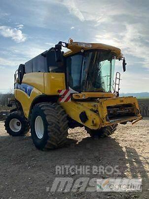 New Holland CX 8090 联合收割机