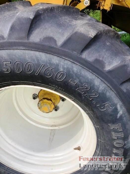New Holland TX 68 联合收割机