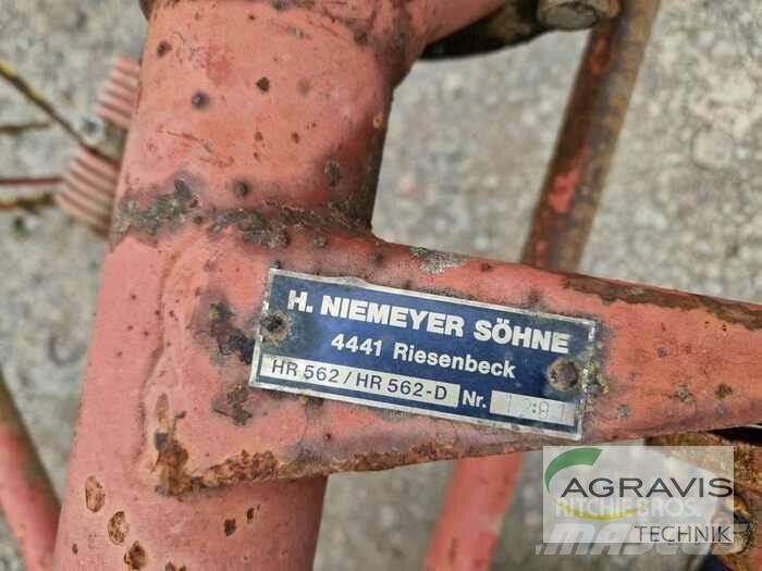 Niemeyer HEUWENDER 犁耙和摊草机