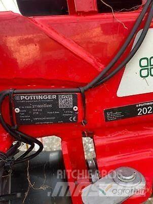 Pöttinger TOP 612 犁耙和摊草机