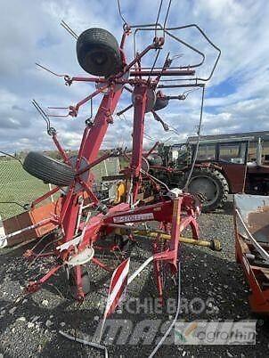 Stoll Z 765 Pro 犁耙和摊草机
