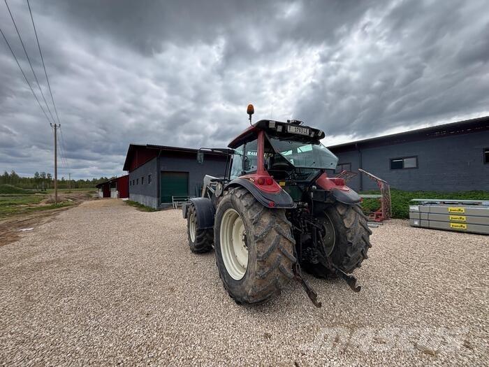 Valtra T130 拖拉机/农用车