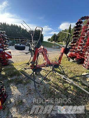 Vicon Fanex 463 犁耙和摊草机