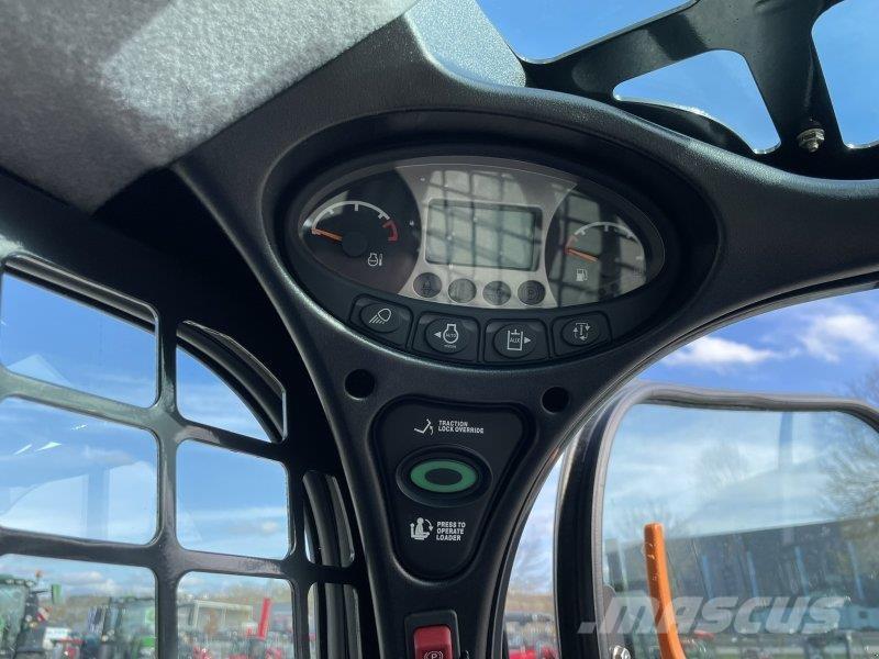 Bobcat T450 E 滑移装载机