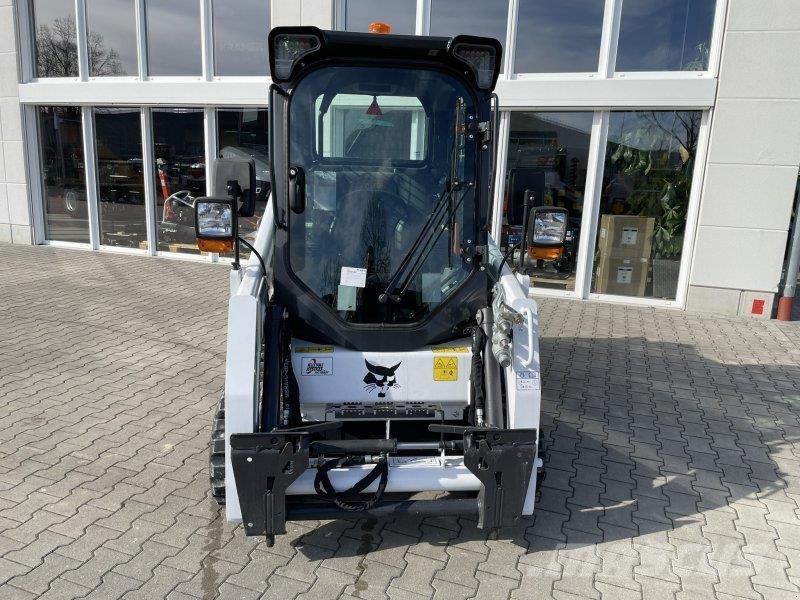 Bobcat T450 E 滑移装载机