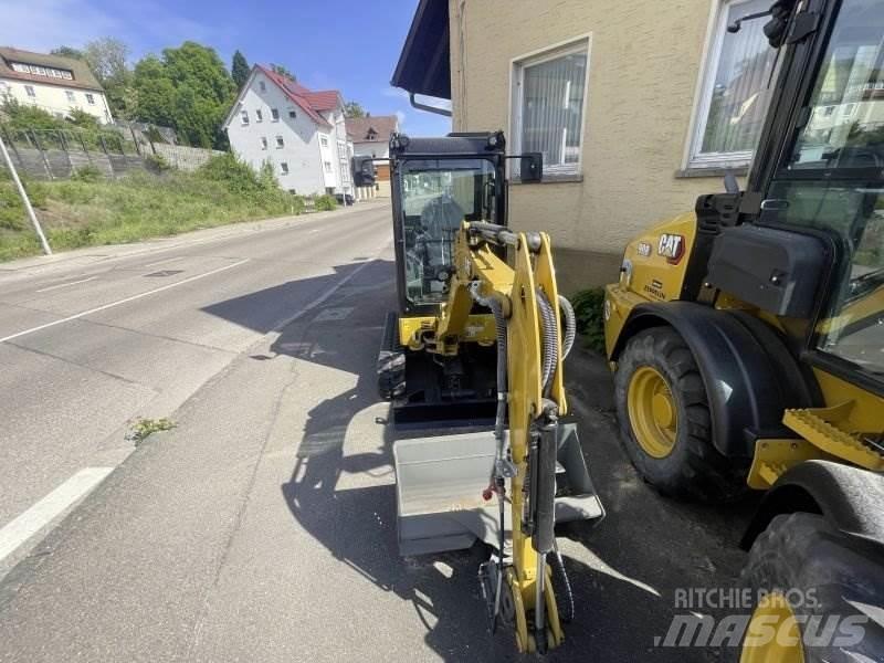 CAT 302CR-05A 小型挖掘机