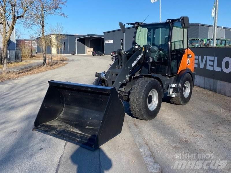 Doosan DL 80-7 轮式装载机