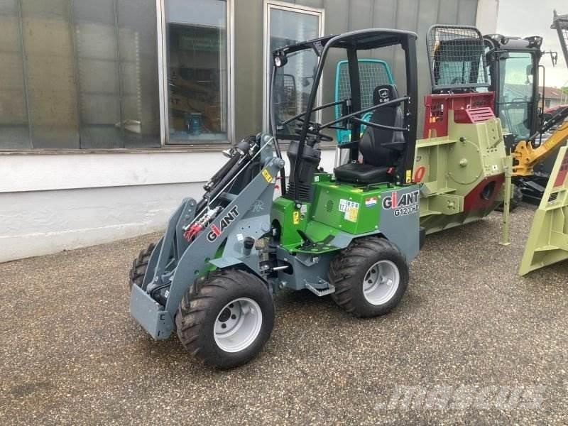 GiANT G 1200 滑移装载机