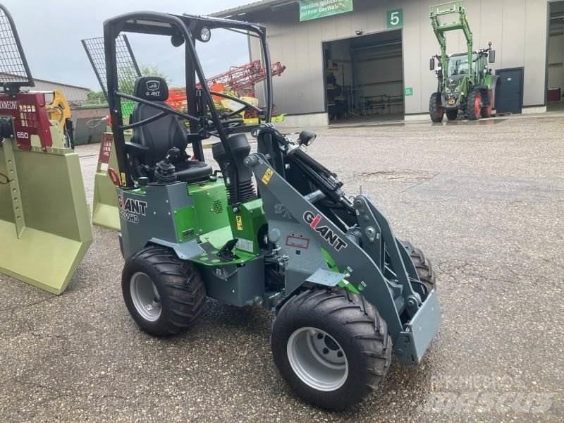 GiANT G1200 滑移装载机