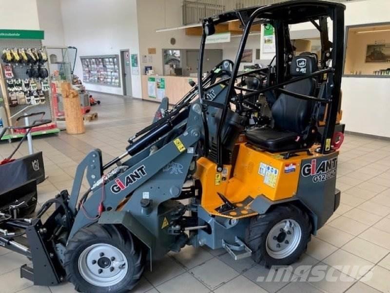 GiANT G1200 滑移装载机