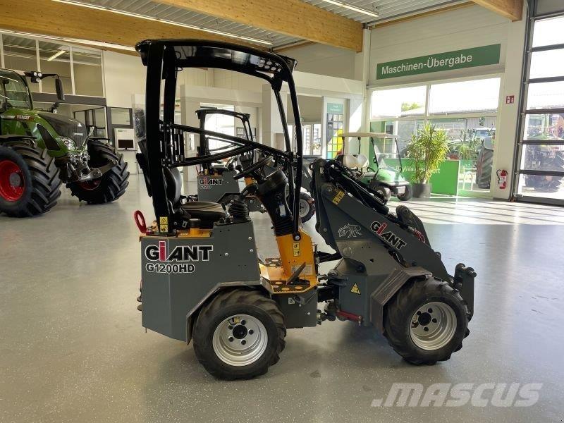 GiANT G1200 HD 滑移装载机