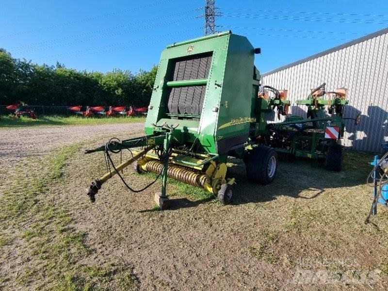 John Deere 592 圆捆打捆机