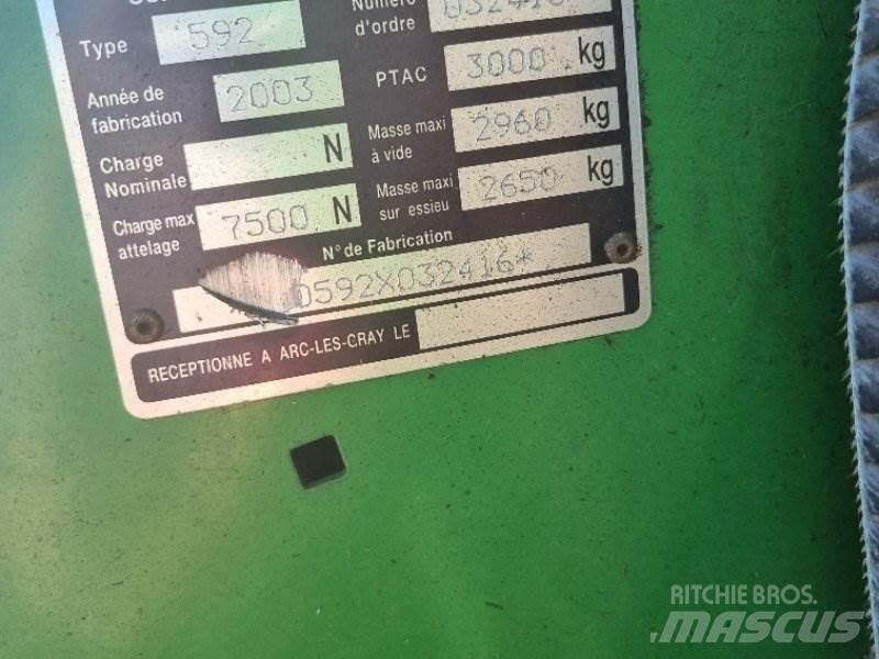 John Deere 592 圆捆打捆机