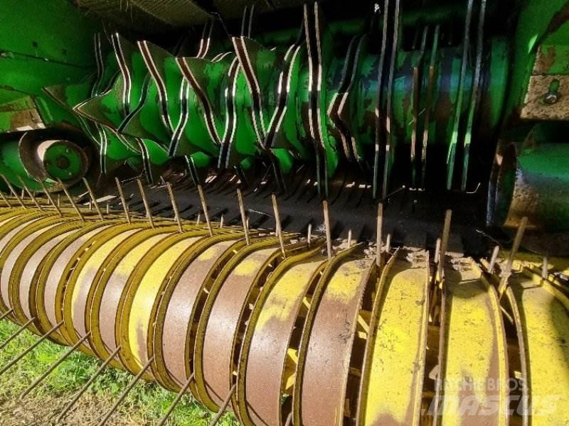 John Deere 592 圆捆打捆机