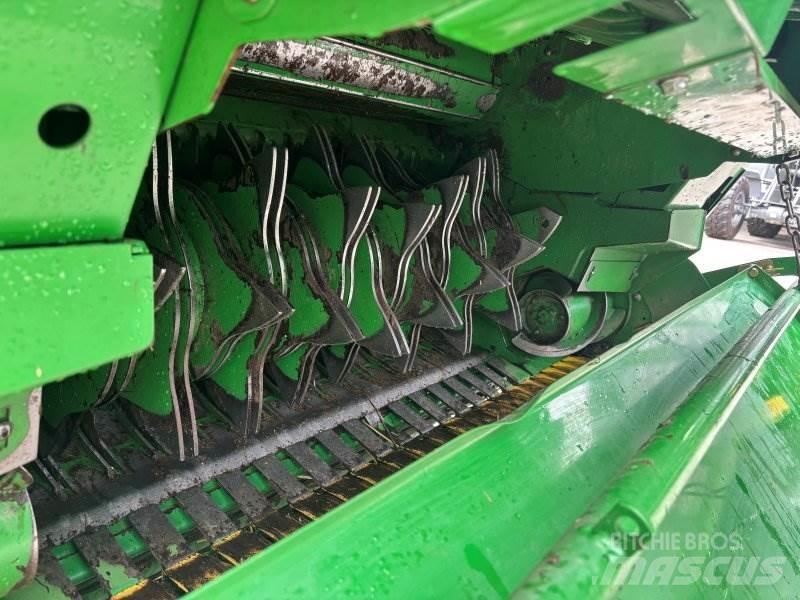 John Deere 623 圆捆打捆机