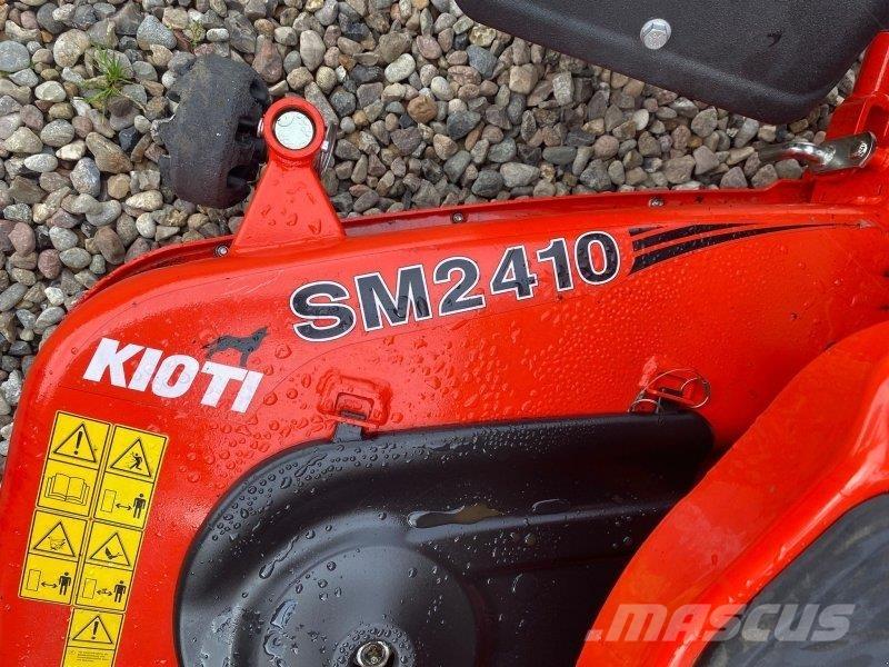 Kioti CS 2520H 小型拖拉机