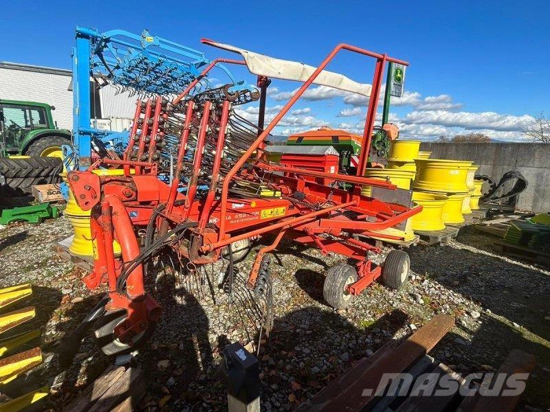 Kuhn GA4521 料堆整形机