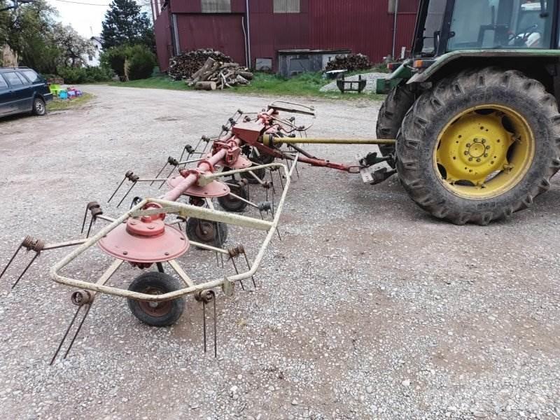 Kuhn GF 671 犁耙和摊草机