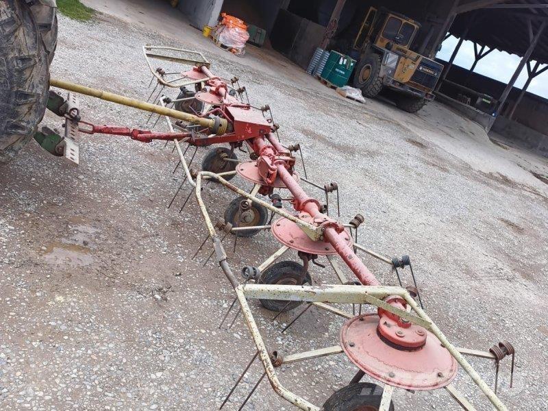 Kuhn GF 671 犁耙和摊草机