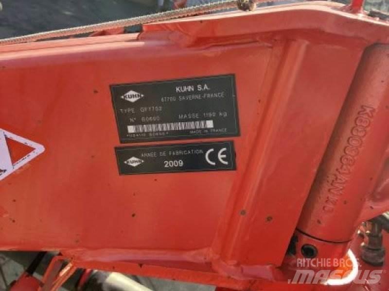 Kuhn GF 7702 犁耙和摊草机