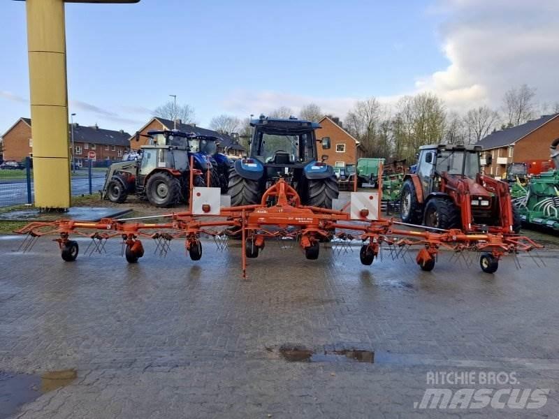 Kuhn GF 8501 犁耙和摊草机