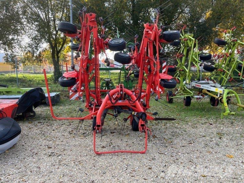 Kuhn GF 8702 犁耙和摊草机