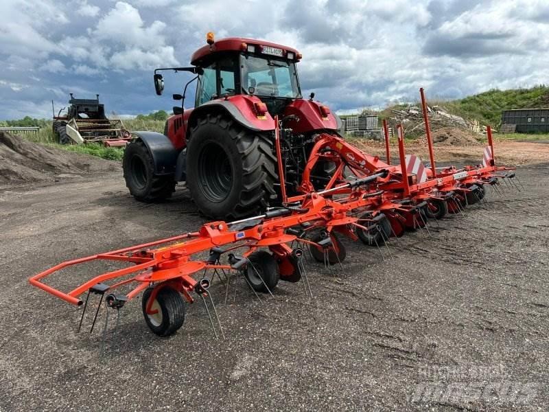 Kuhn GF 8712 犁耙和摊草机