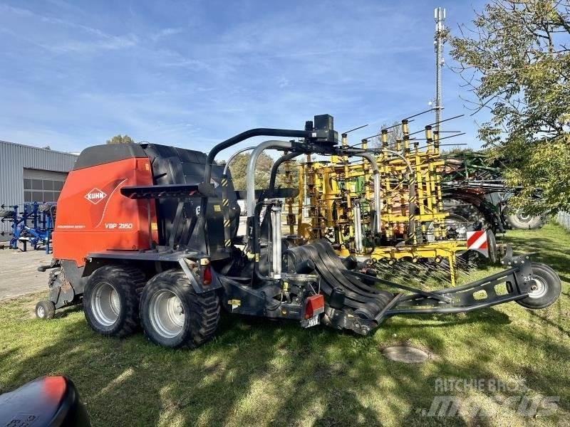 Kuhn VBP 2160 牧草包膜机