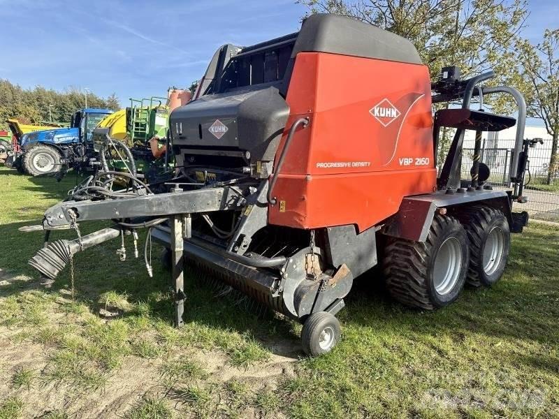 Kuhn VBP 2160 牧草包膜机