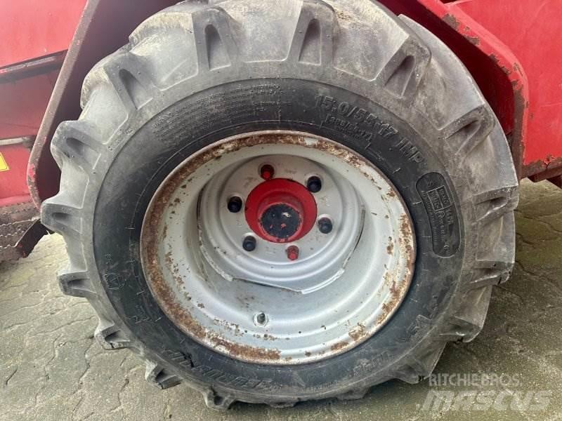 Schäffer 3550 前装载和挖掘机