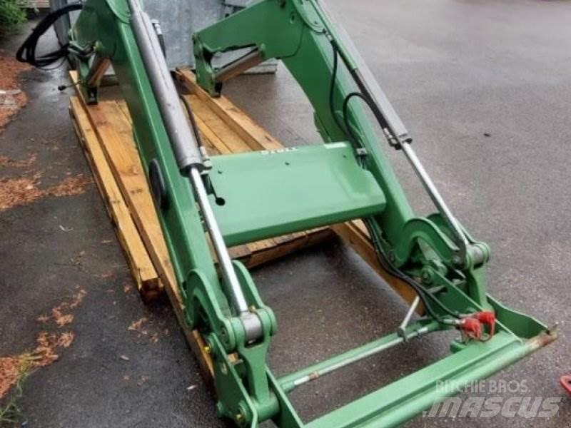 Stoll FZ 30 前装载和挖掘机