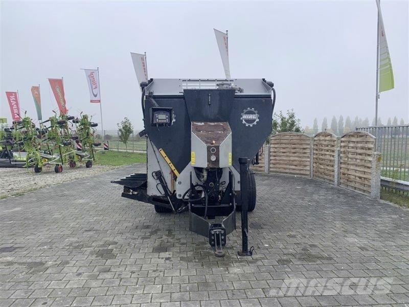 Titan 1100 饲料加工设备