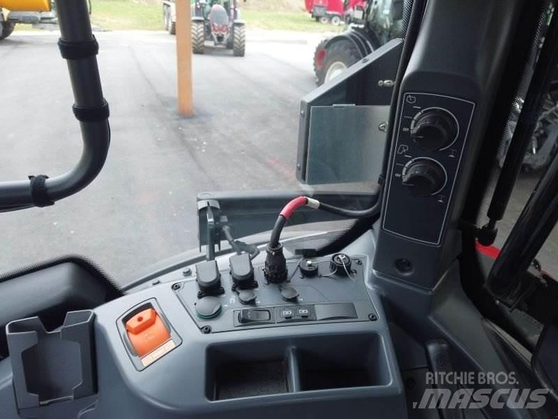 Valtra Q305 拖拉机/农用车