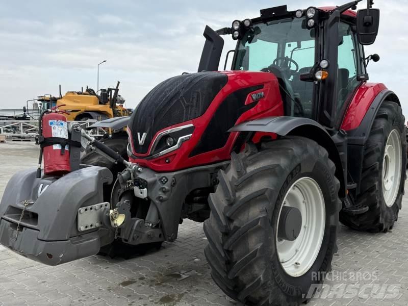 Valtra T235A 拖拉机/农用车