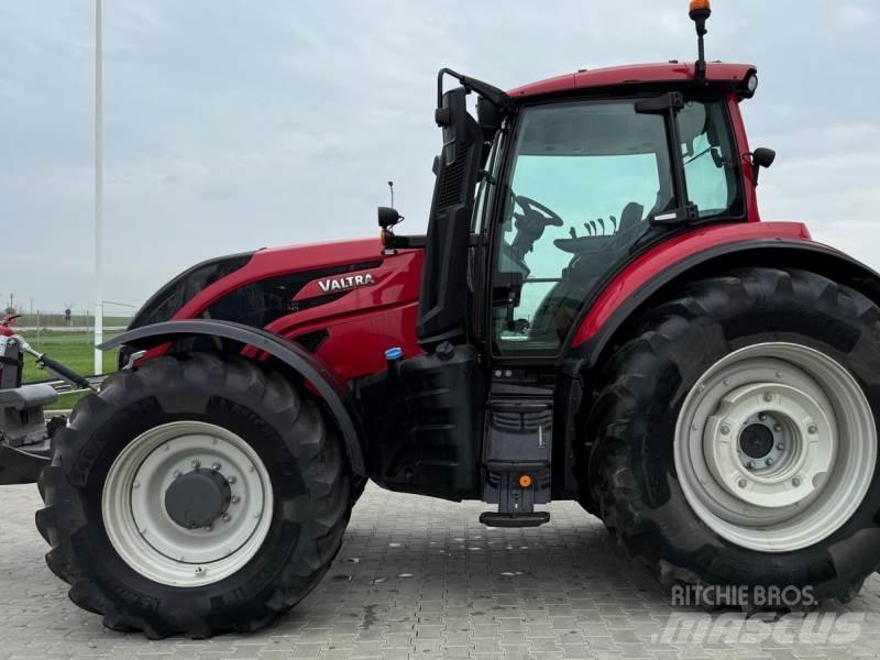 Valtra T235A 拖拉机/农用车