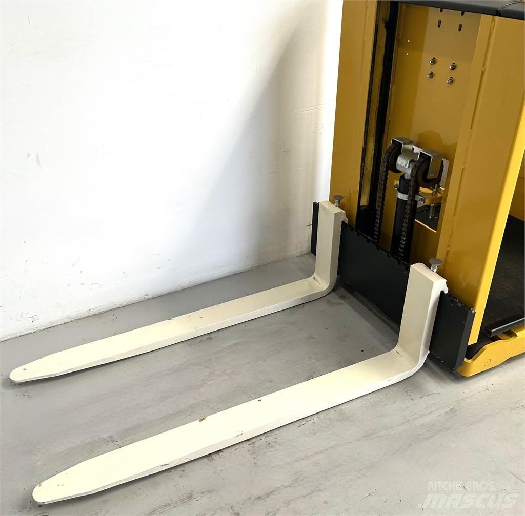 Hyster K1.0L 中端式装载机