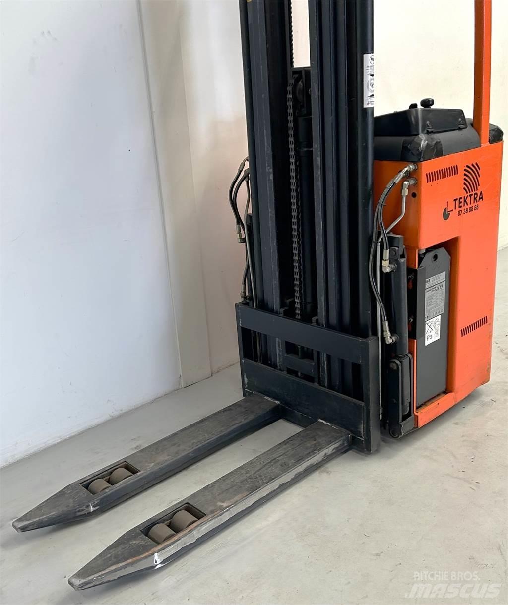 Rocla SST 12 TREV 行走式堆垛机
