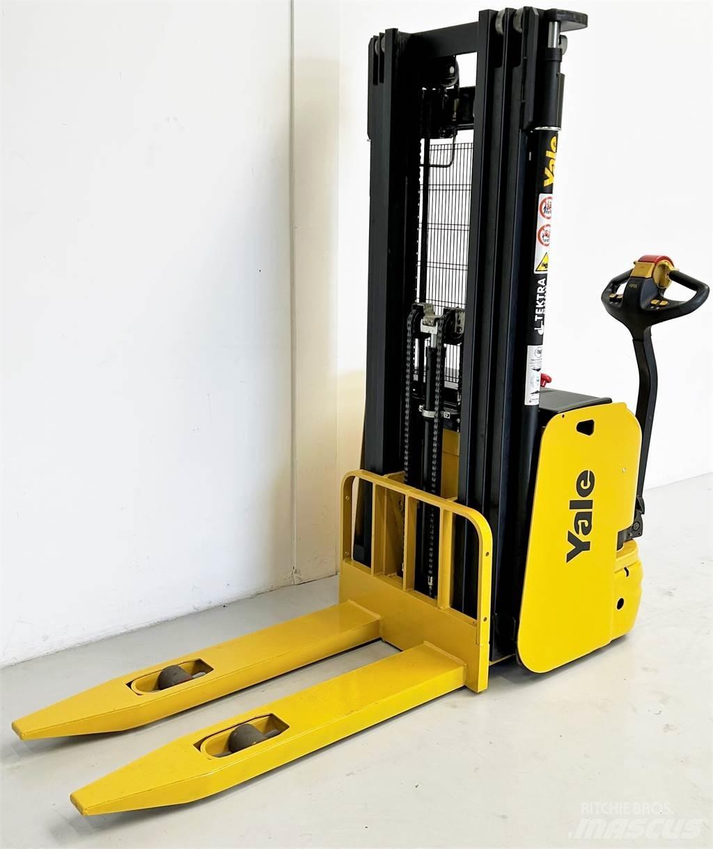 Yale MS12 手推堆垛车