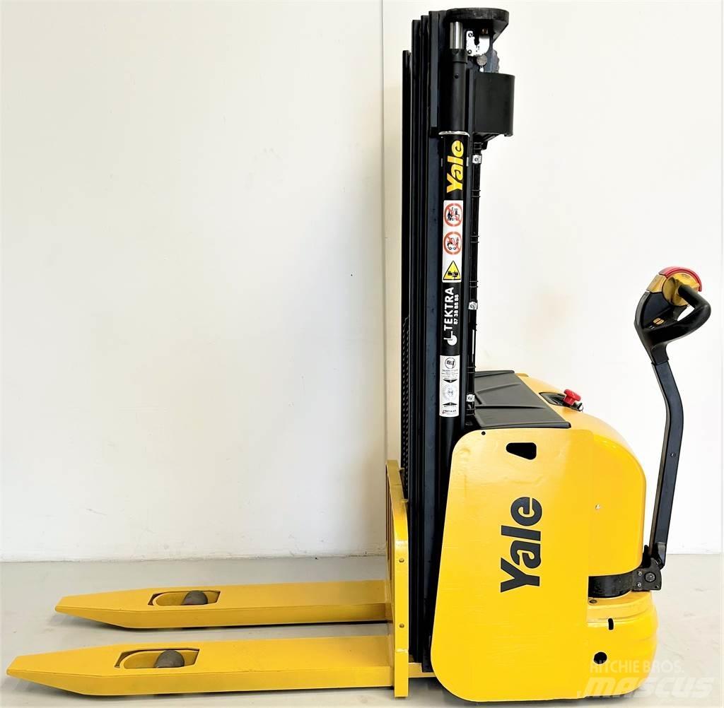 Yale MS12 手推堆垛车