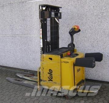 Yale MS12X 行走式堆垛机