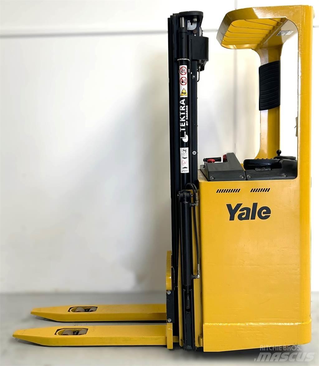 Yale SMS12S 行走式堆垛机