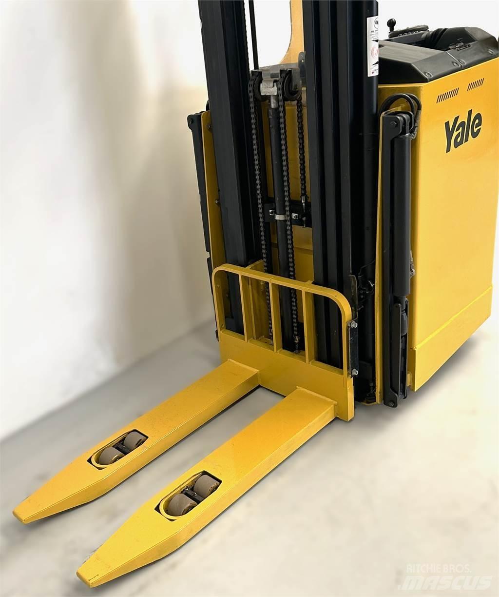 Yale SMS12S 行走式堆垛机