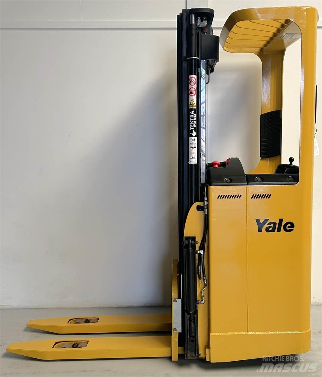 Yale SMS12S 行走式堆垛机