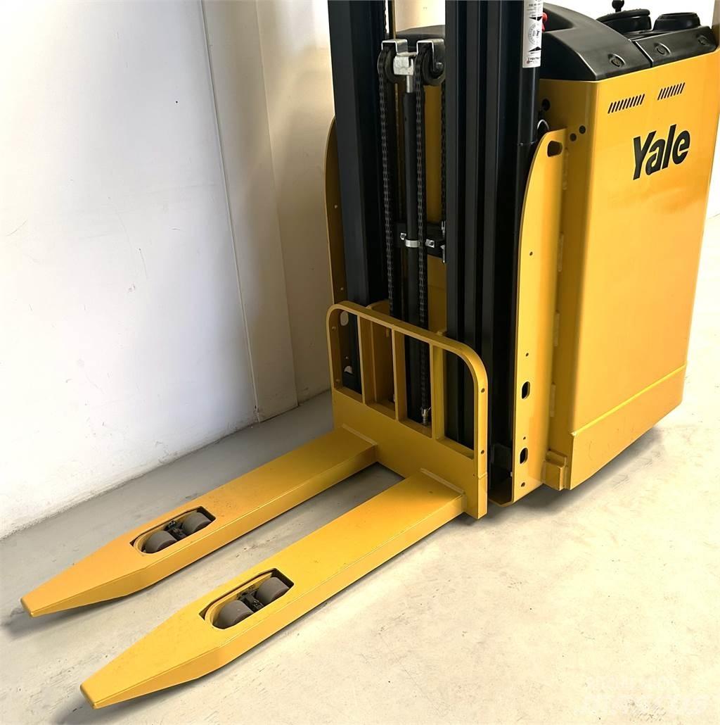Yale SMS15S 行走式堆垛机