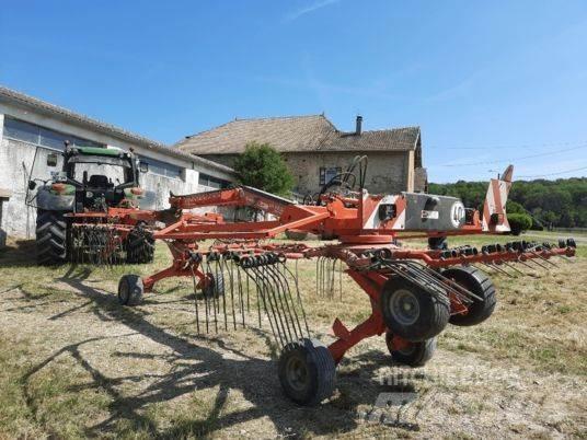 Kuhn GA 6632 料堆整形机