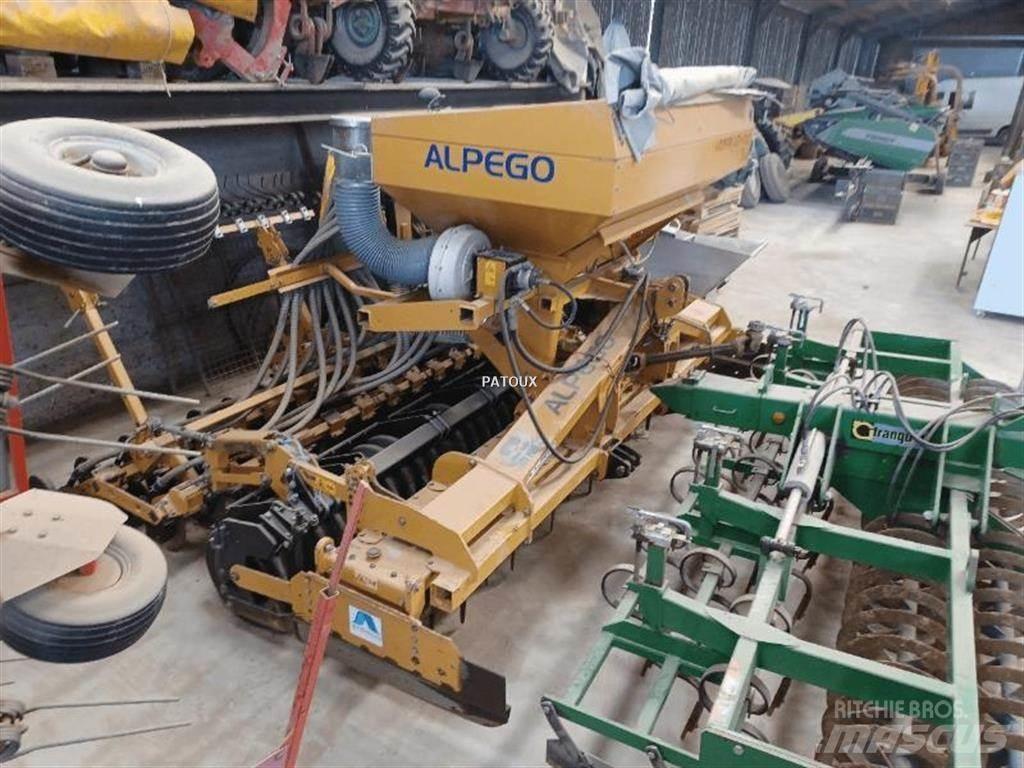 Alpego AS1 400 P 多功能条播机