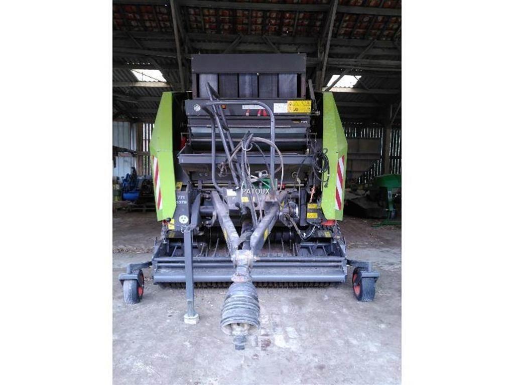 CLAAS VARIANT 370 圆捆打捆机