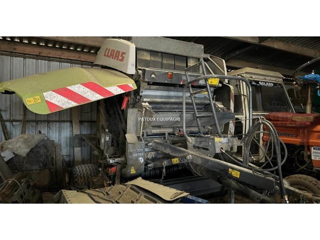 CLAAS VARIANT 370 圆捆打捆机